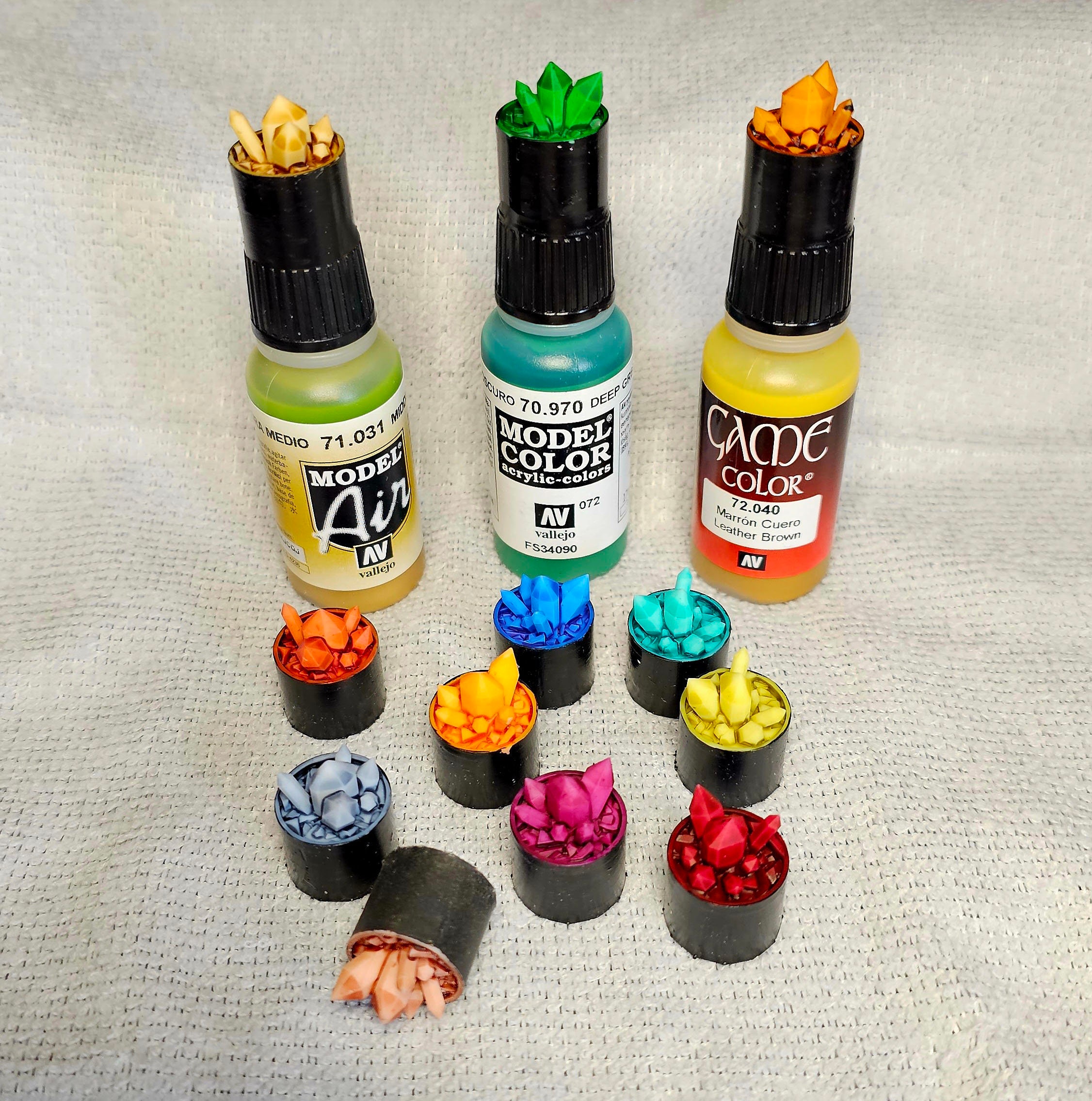 3D Printable Paint Pot Swatch Caps by Custom Miniature Maker