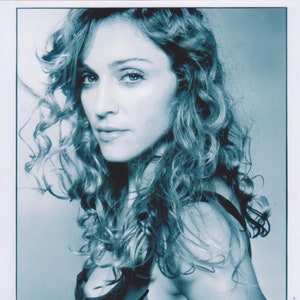 Signed MADONNA Autographed w/ COA 1998 Maverick /  WB Records Promo Photo