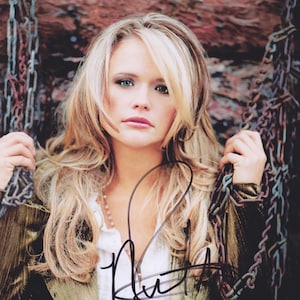 Signed MIRANDA LAMBERT Autographed Photo with COA Country Sweetheart