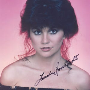 Signed LINDA RONSTADT Autographed Photo w COA