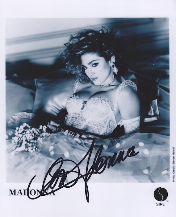 MADONNA サイン入り CD Signed MADONNA CD Autographed + BONUS Signed Photo - Etsy