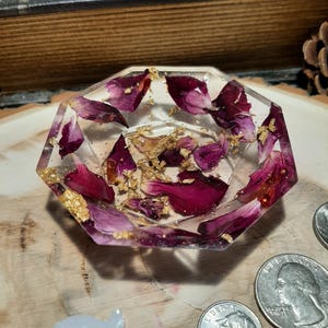 Small Resin Altar Dish – Octagon Offering Bowl for Reiki, Crystals, or Jewelry