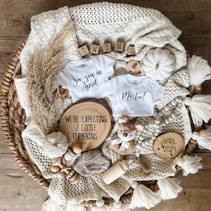 We&#39;re expecting 2 pumpkins, Fall twin pregnancy announcement, fall twin Baby Announcement, twin announcement digital, Thanksgiving