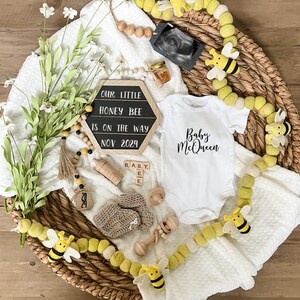 Summer Pregnancy Announcement, Baby Announcement,honey bee pregnancy announcement, bee-lieve baby reveal, bee pregnancy reveal, all the buzz