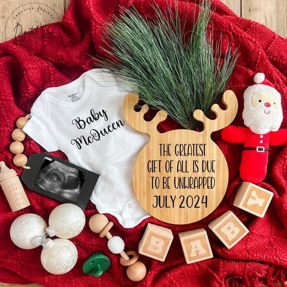 Christmas Pregnancy Announcement Gifts Unwrap In July T-Shirt Christmas Pregnancy Announcement Gifts Unwrap In July T-Shirt