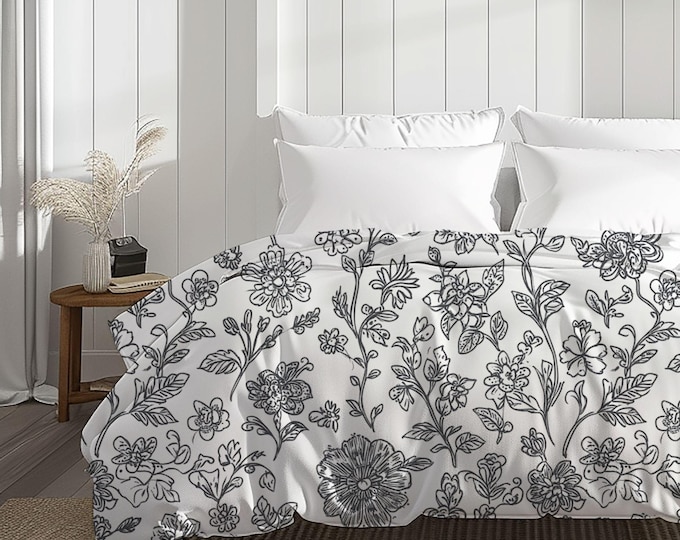 Hand-Drawn Floral Pattern Cotton Duvet Cover | Black Botanical Print