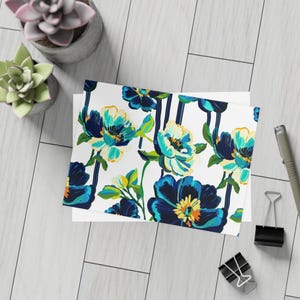 Pacotes de cartões postais de designer com envelopes em tinta e ácido por Lisa Kanova