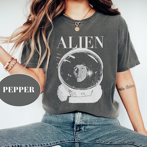 Alien Movie 1979 Vintage Style Shirt, Alien Movie T-shirt, Horror Movie Merch, Horror Movie Gift Shirt, Scary movie Gift shirt