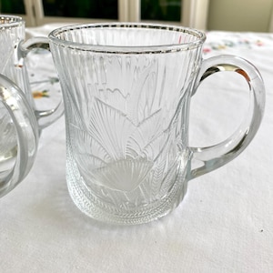 Arcoroc France Glass Canterbury Crocus Flowers and Leaves Crystal Clear Mug