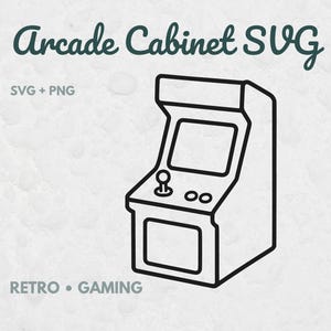 Puede incluir: Una ilustración de línea negra de una máquina recreativa con pantalla, joystick y dos botones. El texto Arcade Cabinet SVG, SVG + PNG y RETRO • GAMING aparece en letras verde oscuro sobre un fondo gris claro texturizado.