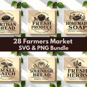 Könnte beinhalten: Eine digitale Sammlung mit dem Titel 28 Farmers Market SVG & PNG Bundle, bestehend aus sechs quadratischen Holzschildern mit schwarzen Grafiken und Texten wie Artisan Bread, Fresh Produce, Homemade Soap, Small Batch Coffee, Sourdough Bread und Fresh Herbs.