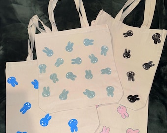 Bolsa de tela con diseño de conejo, bolsa de lona con estampado de conejo, bolsa reutilizable estética, bolsa de tela con diseño de conejo kawaii, bolsa de tela minimalista con diseño de conejo.