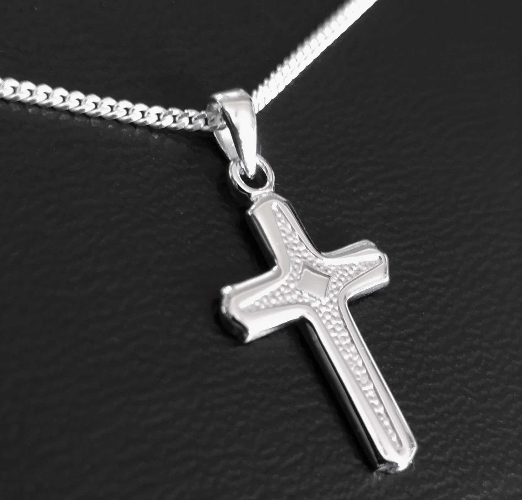Silber Kreuzanhänger und Kette main image 1