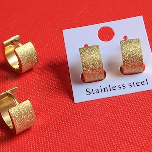 1 Paar Edelstahl Creolen Ohrringe Klappcreolen Gold crushed diamantiert glitzer Ohrschmuck Unisex NEU