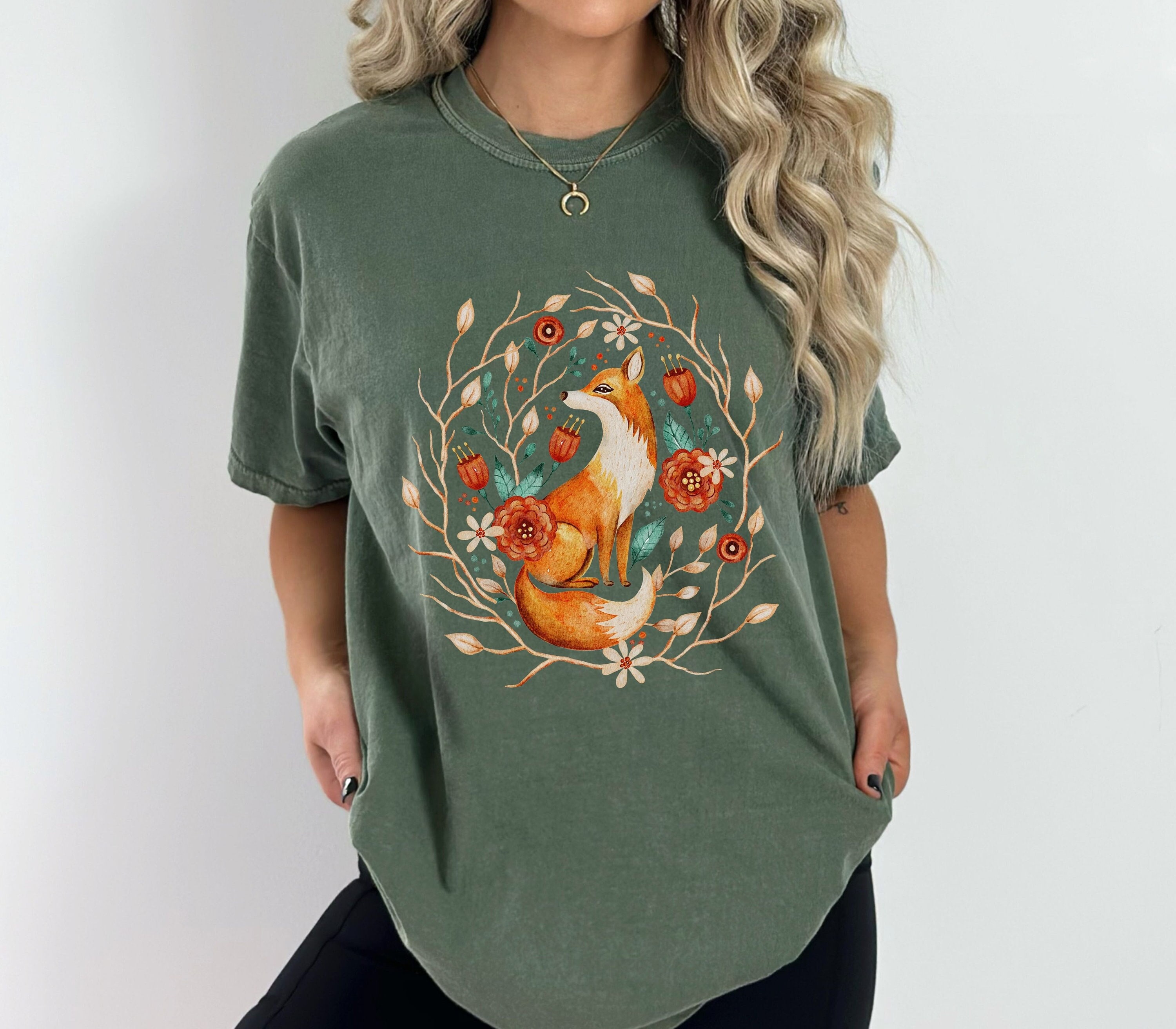 T-shirt couleurs confort Fox Cottagecore, t-shirt de style bohème vintage, chemise Forestcore, animaux botaniques de la forêt, art folklorique floral, cadeau pour amateur de renard