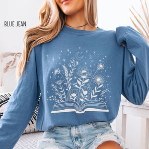 Bookish Comfort Colors Long Sleeve T-Shirt, Booktrovert Gift imagem 8