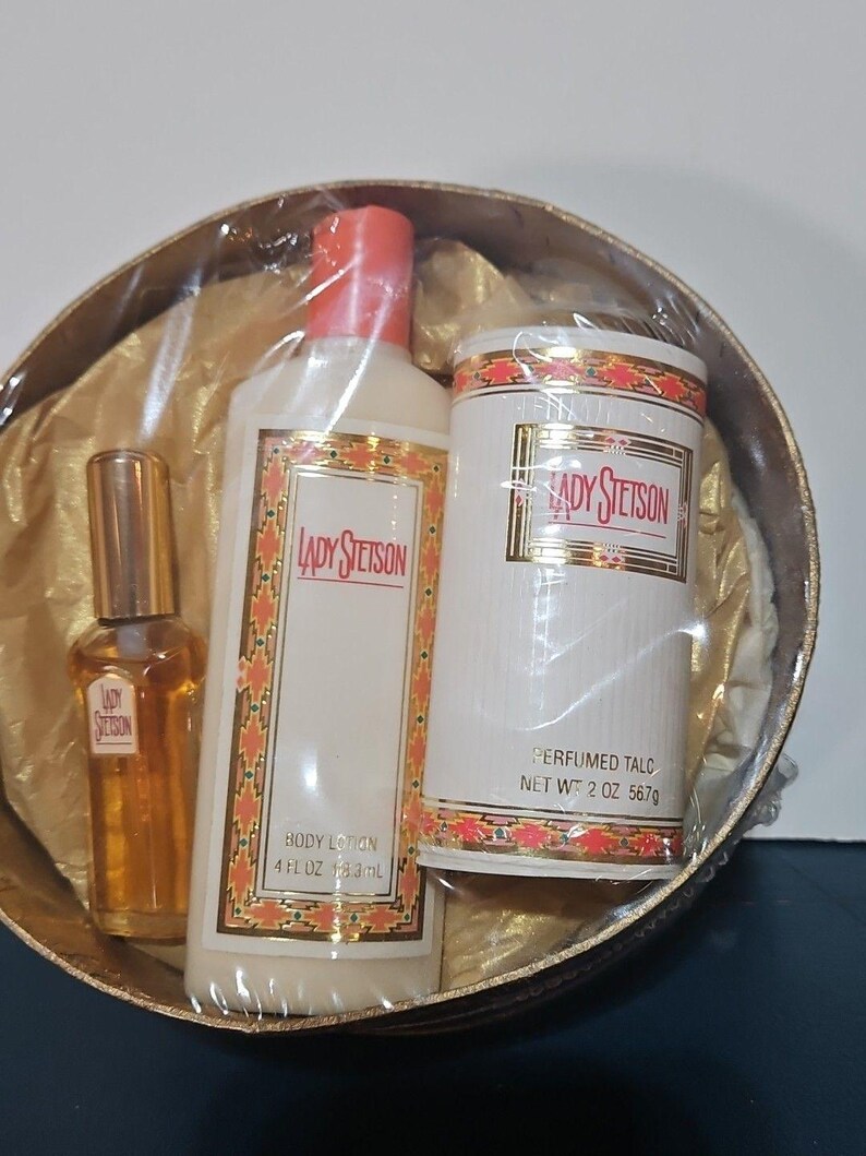 Vintage Lady Stetson gift set, cologne spray, Talc Powder Body Lotion Hat Box image 4