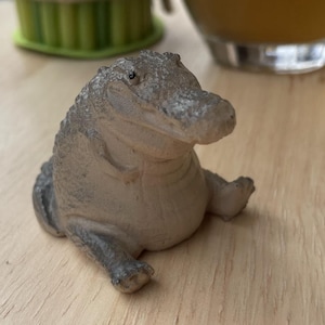 Crocodile Alligator tea pet figure feng shui resin figure zen Decoration