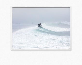 Wydruk fotografii z falami surfingowymi przybrzeżnymi - dekoracja ścienna z Oceanem Atlantyckim - plakat w ramce z falami surferów
