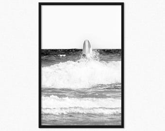 Impresión de olas de tabla de surf en blanco y negro: Arte costero oceánico