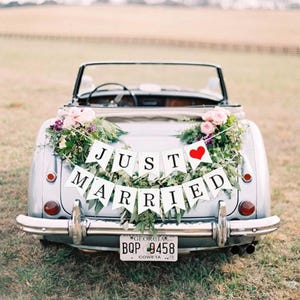 結婚祝いのウェディングバナー、夫婦のウェディングカーバナーデコレーション、ホワイトハートウェディングバナー
