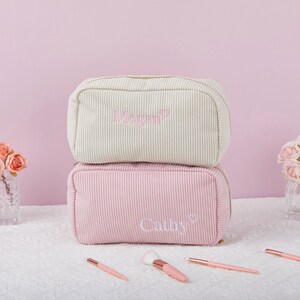 Benutzerdefinierte Name Reise Make-up Tasche, personalisierte Brautjungfer Make-up Tasche, Kosmetik Aufbewahrungstasche, Brautjungfer Geschenk, Make-up Veranstalter Mutter Geschenk