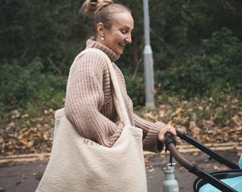 Bolsa JBØRN Teddy MAMA Personalizada | Bolsa Grande Bordada para Fraldas | Bolsa Teddy para Carrinhos de Bebê e Uso Diário | Bolsa para Mamãe em Tecido de Lã com Iniciais