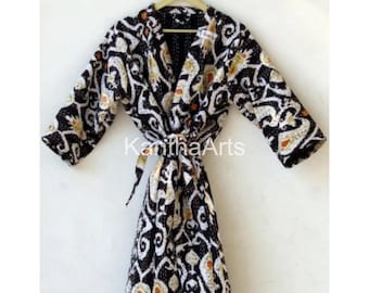 Zwarte katoenen kantha-gewaad met ikat-print: handgemaakte kimono-strandkleed