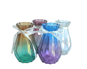 Vase en verre nervuré 15 cm de haut en forme de losange Multicolore