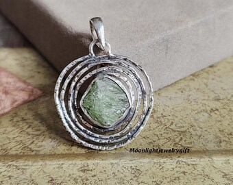Peridot Pendant, 925 Sterling silver Pendant, Gemstone Pendant, Handmade Pendant, Beautiful Pendant, Peace Pendant, Boho Pendant, Gifts Her