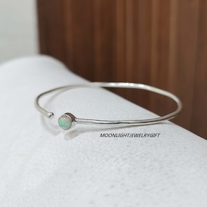 Handgjord sterlingsilverarmband med opal: Justerbart ädelstensarmband