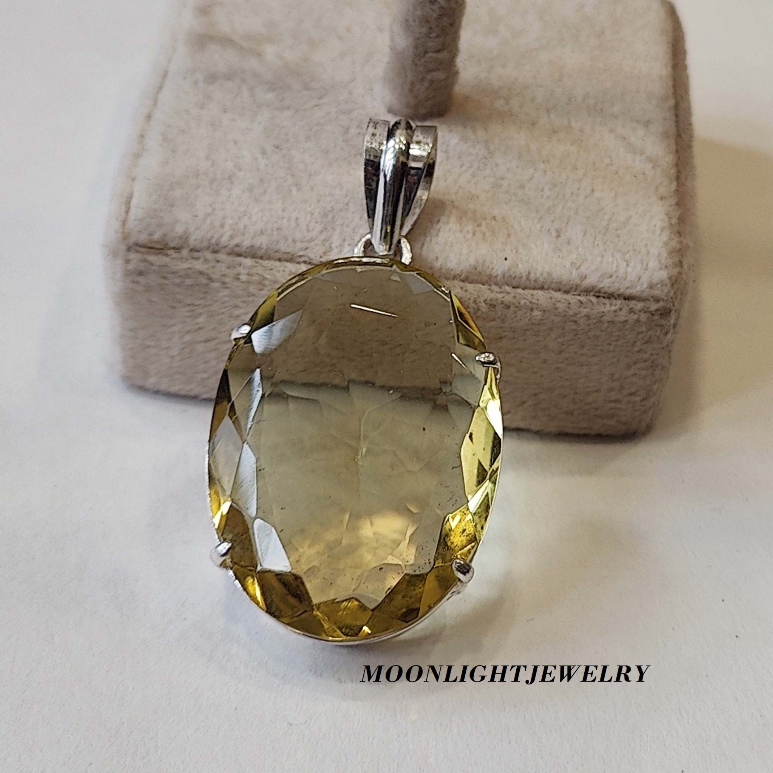 [韓国の人気ジュエリー] 925 silver. Lemon necklace Lemon Quartz Pendant, 925 Sterling Silver, Yellow Color