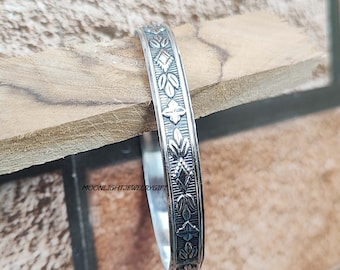 Bracciale boho in argento sterling fatto a mano, gioiello da donna di tendenza.