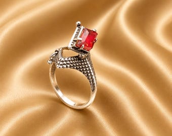 Bague empoisonnée en argent sterling grenat – Bague faite main dans une boîte à compartiments secrets