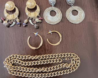 Lote de joyas vintage de hip hop de los 90 / Cadena de cuerda dorada Monet / Pendientes bohemios / Era Providence