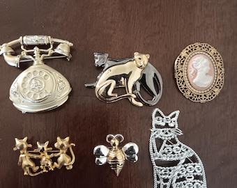 Lote de broches vintage de los años 90: Napier, Liz Claiborne Cats, Bumblebee, Cameo, Rotary Phone