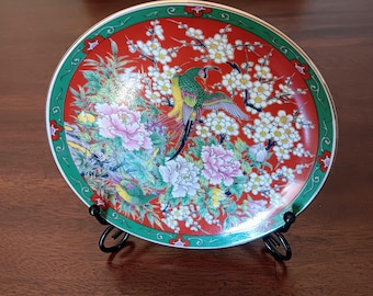 Plato japonés antiguo con faisán y flores de peonía con borde dorado. Importación de arte asiático. Plato decorativo.