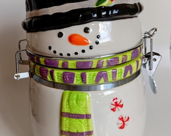 Recipiente para chocolate caliente Swiss Miss con forma de muñeco de nieve / Tarro de cerámica para galletas navideñas / Decoración navideña vintage