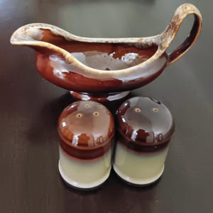 Vintage Hull Brown Drip Gravy Boat Mid Century Modern Salt Pepper Shakers Kitchen Set