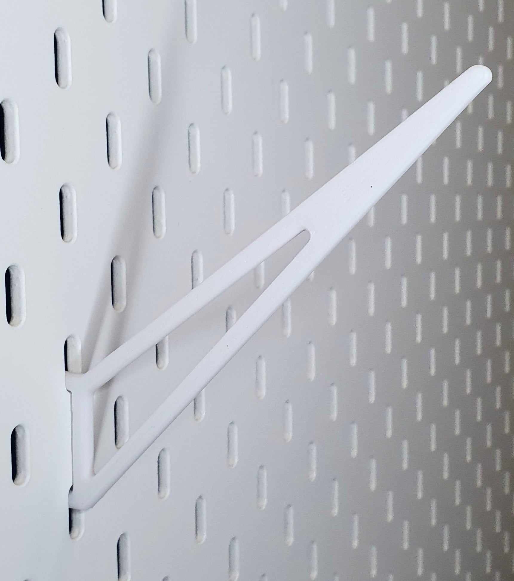 Single Large Overlocker Spools, Spool Hook for SKADIS Pegboard Thread