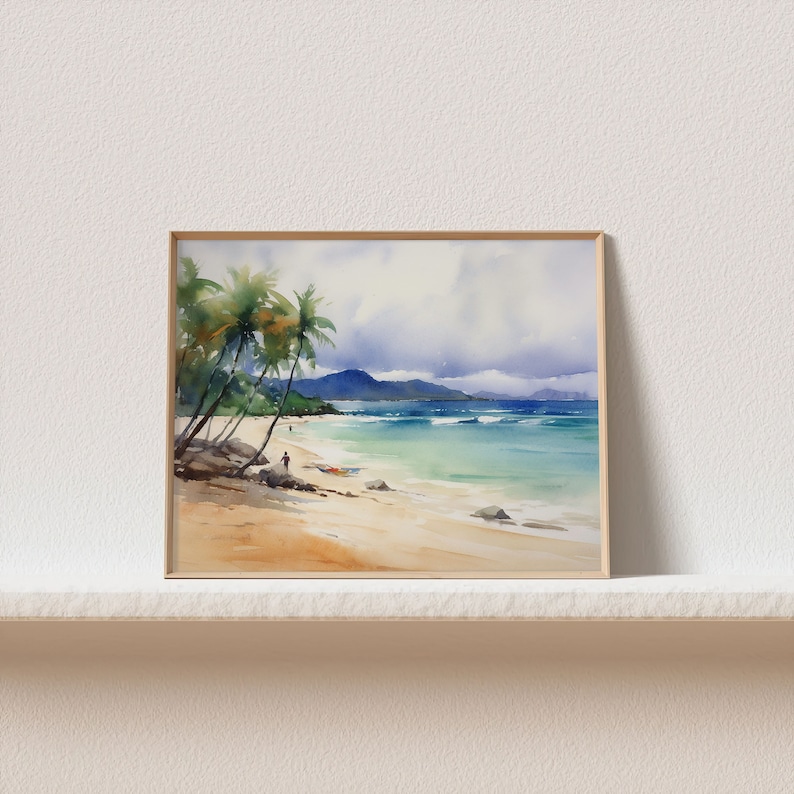 Peut inclure: Peinture &agrave; l'aquarelle d'une sc&egrave;ne de plage tropicale avec des palmiers, un rivage sablonneux et une eau turquoise. Le ciel est nuageux et l'eau a de petites vagues.