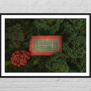 Tennisposter, Digitaldruck, Kunstdruck in limitierter Auflage, Luftbild im Wald 24x36 (60,9x91,4 cm)