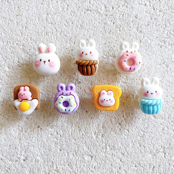 Lapin mignon, petit gâteau, beignet, oeuf, toast, macaron, dessert, breloques croco