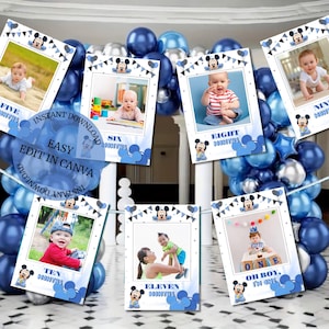 Peut inclure: Cadres photo de jalons pour bébés sur le thème de Mickey Mouse. Chaque cadre présente une photo de bébé et le mois. Les cadres sont entourés de ballons bleus et argentés. Le texte comprend "Téléchargement instantané", "Facile à modifier dans Canva".