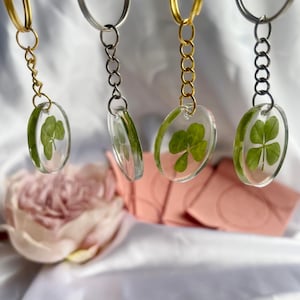 Real 4 Leaf Clover, 4 Leaf Clover in Resin, Lucky 4 Leaf, 4 Leaves Clover, Pressed 4 Leaf Clover Resin Keychain, Genuine 4 Leaf Clover