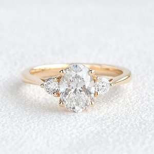 1ct Oval Moissanite Engagement Ring, Divergent Three Stones-Prongs Ring, Unique Solitaire Ring, Wedding Ring, Cathedral Shank