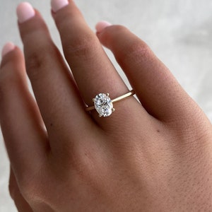 1ct Oval Cut Moissanite Ring, Oval Engagement Ring, 4 Prongs Ring, Classic Solitaire Ring, Dainty Wedding Ring, Proposal Ring