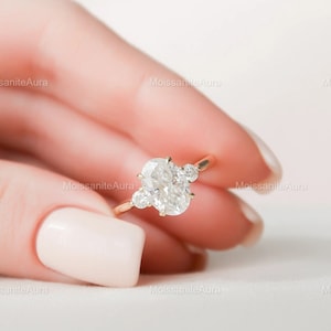 2ct Oval Cut Moissanite Ring, Oval Three Stone Ring, Vintage Ring, Engagement  Ring, Anniversary Ring, Bridal Ring, Daily Ring, Gift For Her