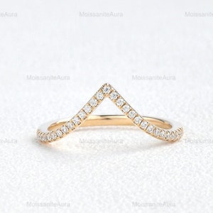 Moissanite Chevron Ring, 14K Gold V Shape Wedding band, Curved Moissanite Band, Curved Gold Ring, Gift, V Shape Band, Art Deco Band
