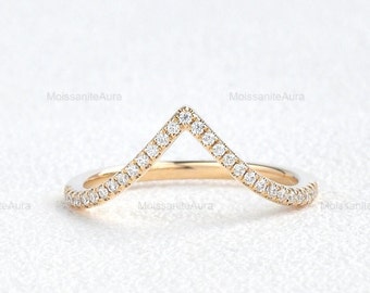 Moissanite Chevron Ring, 14K Gold V Shape Wedding band, Curved Moissanite Band, Curved Gold Ring, Gift, V Shape Band, Art Deco Band